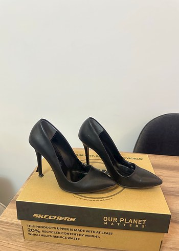 Diğer Siyah Tokalı Stiletto Topuklu Kadın Ayakkabı