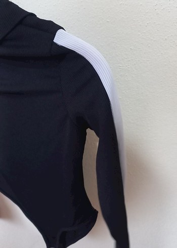 ZIBIN DETAYLI BLUZ - Görsel 3