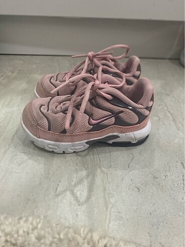 Nike kız çocuk ayakkabısı