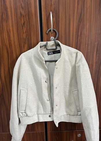 ZARA BEJ CEKET