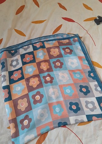 Pastel Renkli Çiçek Desenli eşarp