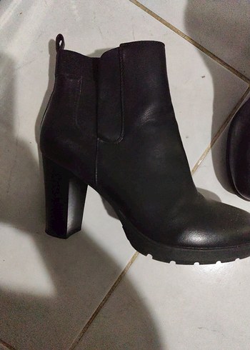 40 Beden siyah Renk Tokalı Siyah Deri Kadın Bot