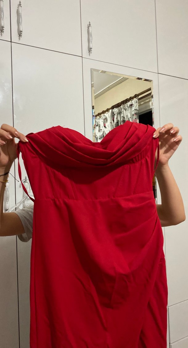 Parlak Kırmızı Drapeli Straplez Maxi Elbise - Görsel 2