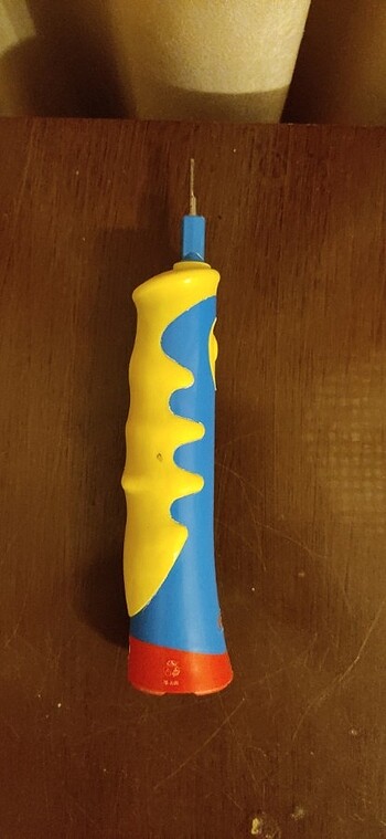 Braun Braun çocuk şarjlı diş fırçası