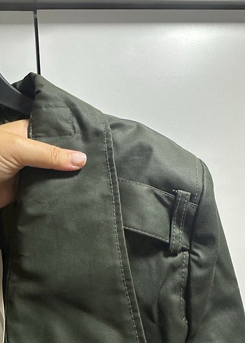 Kemer Detaylı Mumlu Kısa Trençkot - Görsel 3