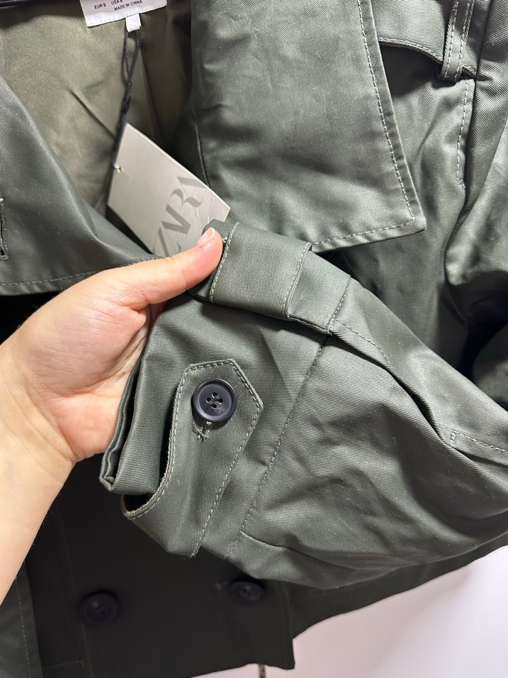 Kemer Detaylı Mumlu Kısa Trençkot - Görsel 4