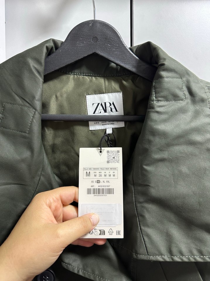 Kemer Detaylı Mumlu Kısa Trençkot - Görsel 2