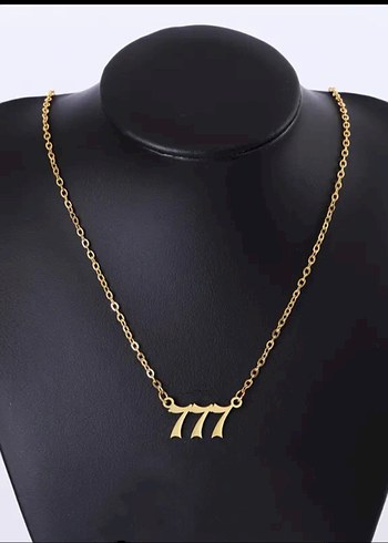Zincir Detaylı Altın Renk 777 Kolye