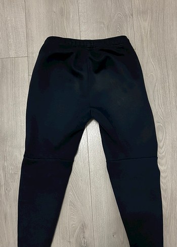 Siyah Nike Tech fleece eşofman altı - Görsel 4