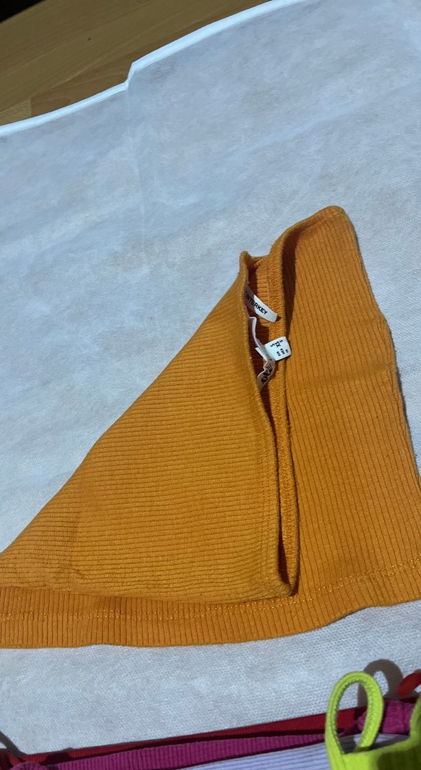 Turuncu crop - Görsel 3