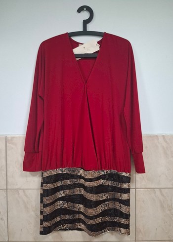 Kırmızı Etek Kısmı Pul İşlemeli Astarlı Mini Elbise - Görsel 2