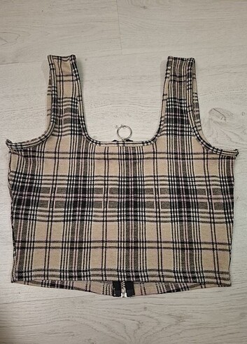 Hollister Cropp