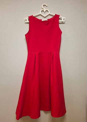 Kırmızı Midi Kolsuz Elbise - Görsel 4