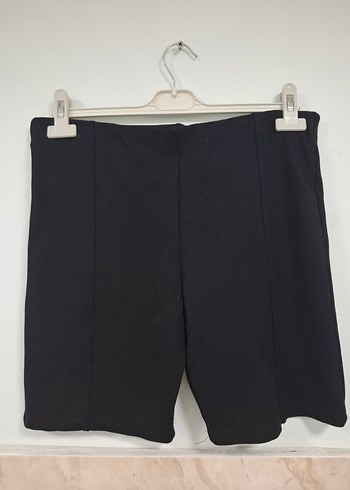 xl Beden Düz Siyah Pilili Kadın Bermuda Şort