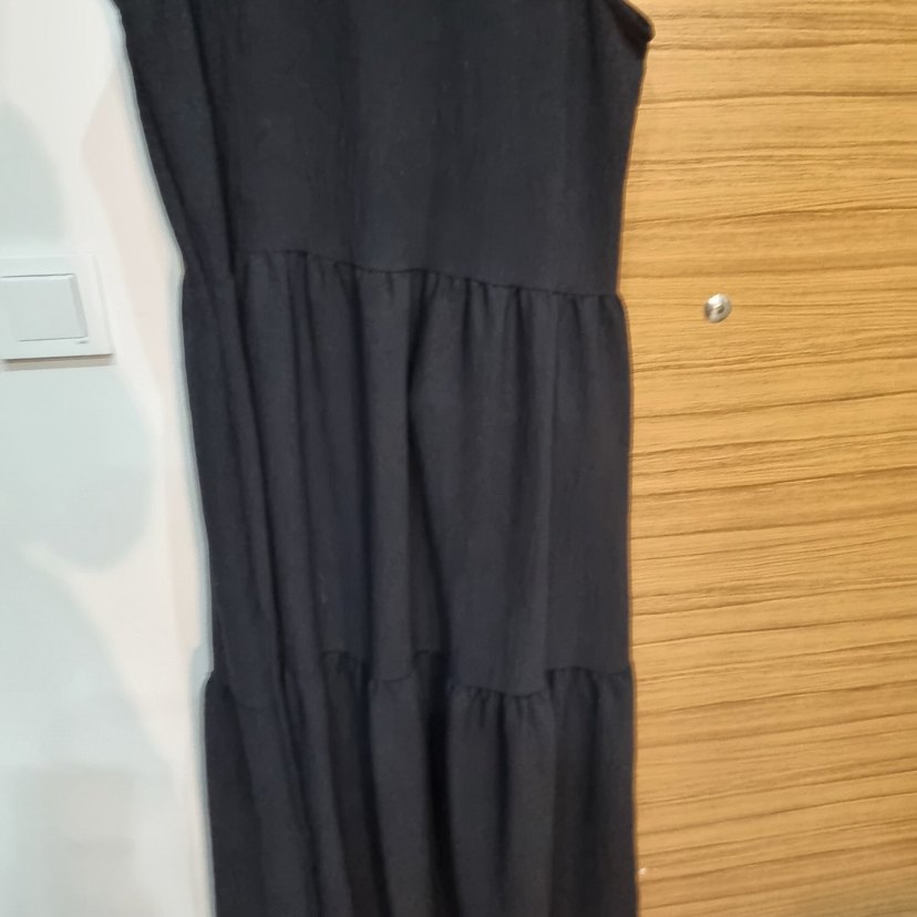 Siyah, Yüksek Yakalı, Pileli Uzun Elbise - Görsel 4