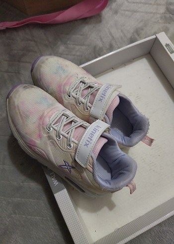 Kız Çocukları için Pembe Bağcıklı ve Cırt Cırtlı Sneaker - Görsel 2