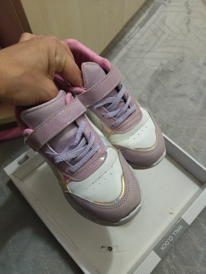 Kız Çocuk Pembe Bağcıklı Cırt Cırtlı Spor Ayakkabı - Görsel 4