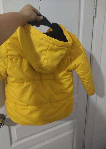 Sarı Kapüşonlu Erkek Çocuk Mont - Görsel 4