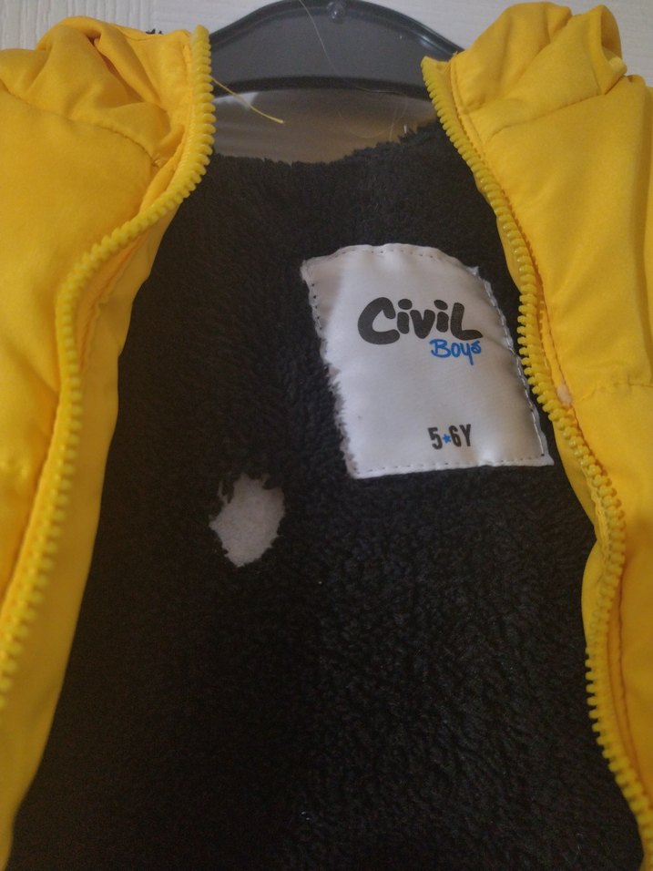 Sarı Kapüşonlu Erkek Çocuk Mont - Görsel 2