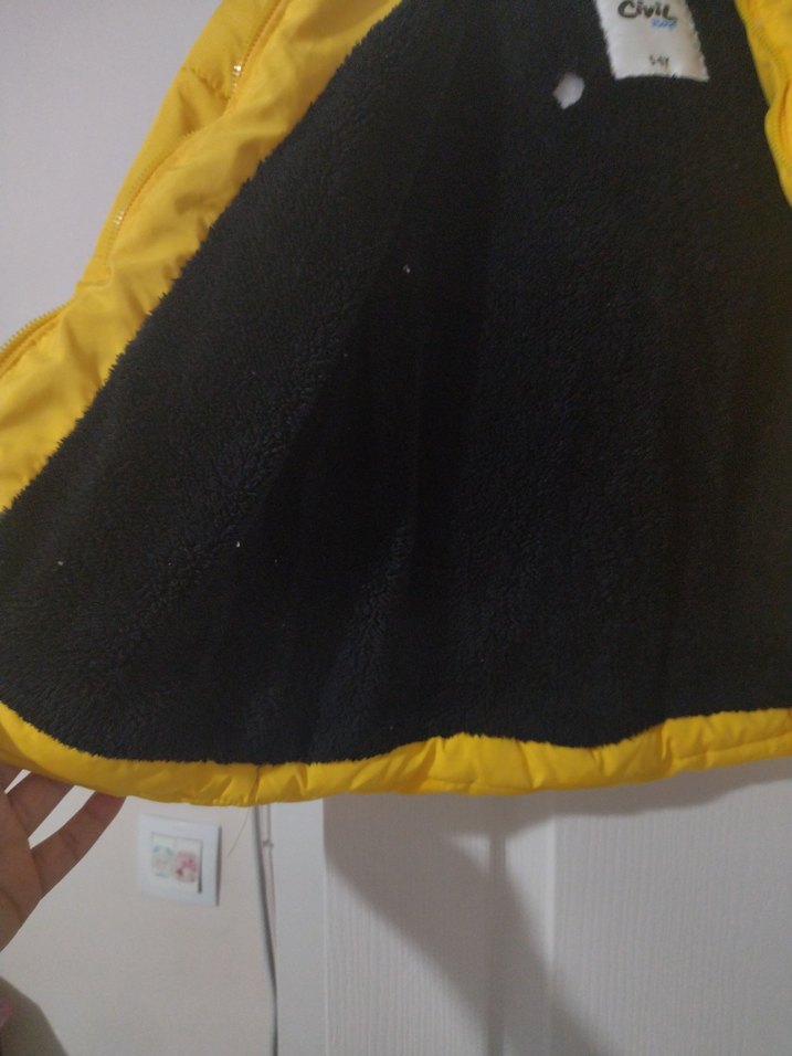 Sarı Kapüşonlu Erkek Çocuk Mont - Görsel 3