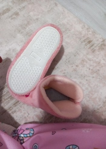 Kız Çocuk Pembe Peluş Barbie Ev Terliği - Görsel 4