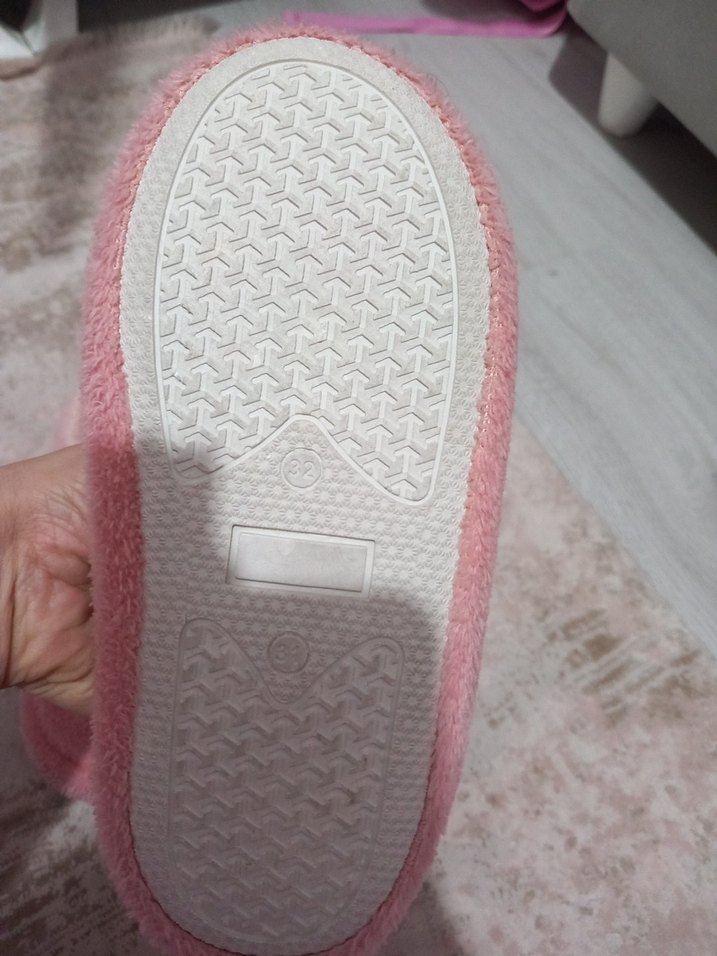 Kız Çocuk Pembe Peluş Barbie Ev Terliği - Görsel 3