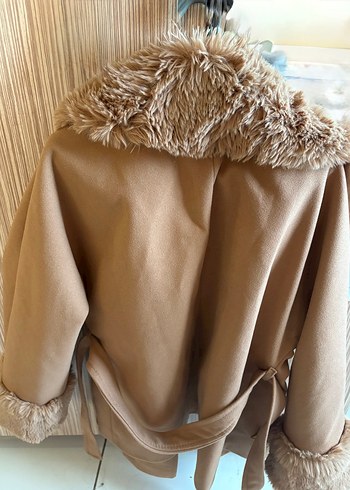 Bej Uzun Kürk Detaylı Kadın Mont - Görsel 4