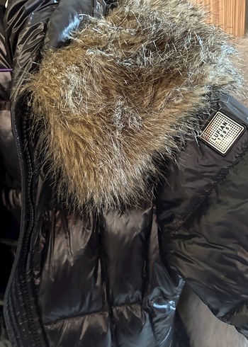 Kürk Detaylı Siyah Kadın Kışlık Mont - Görsel 6