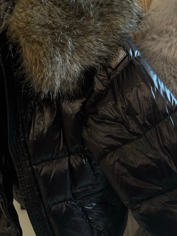 Kürk Detaylı Siyah Kadın Kışlık Mont - Görsel 4