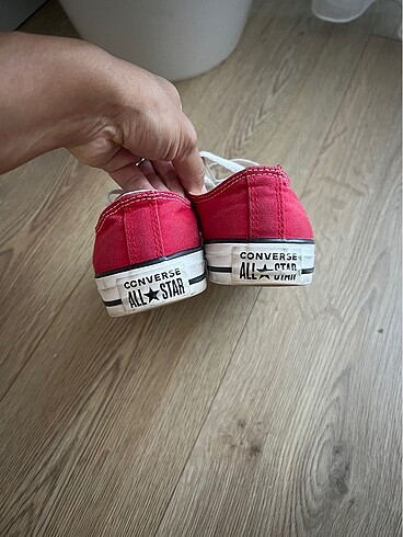 37,5 Beden kırmızı Renk Converse