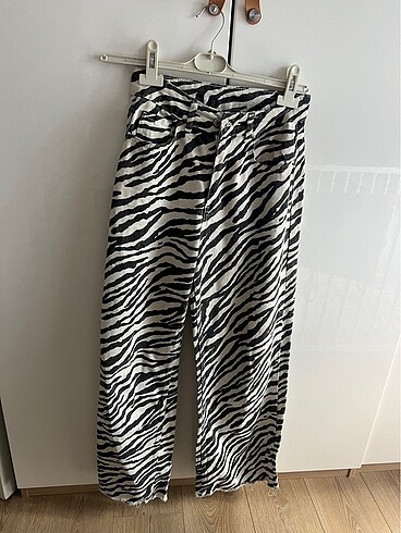 26 Beden Zebra jean