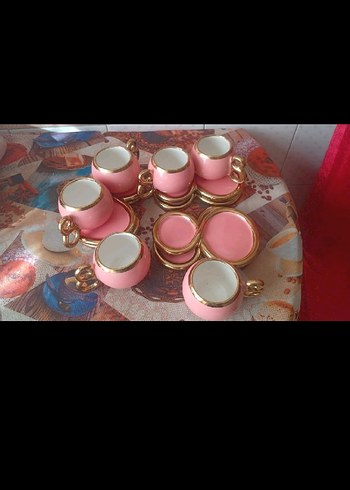 Karaca Pembe ve Altın Detaylı Fincan Takımı