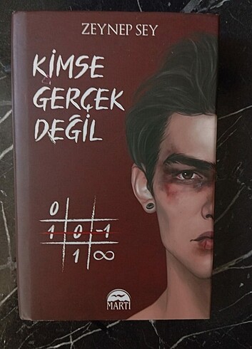Kimse gerçek değil