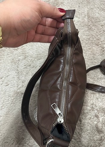 Kahverengi Deri Fermuarlı Kadın Çanta deformesi yok - Görsel 2