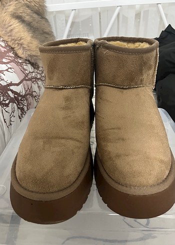 Bej Süet Kürklü Dolgu Topuk Kadın UGG - Görsel 2