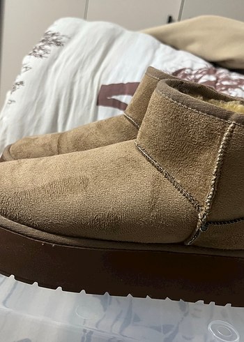 Bej Süet Kürklü Dolgu Topuk Kadın UGG - Görsel 3