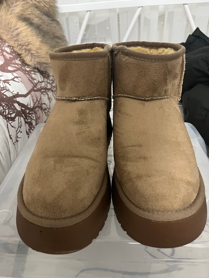 Bej Süet Kürklü Dolgu Topuk Kadın UGG - Görsel 2