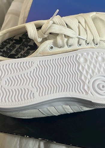Sifir hic giyilmemis Adidas Beyaz Kadın  Spor Ayakkabı - Görsel 7