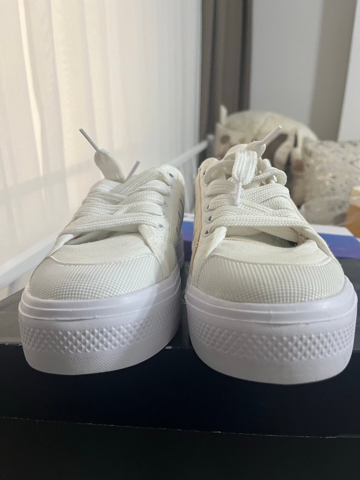 Sifir hic giyilmemis Adidas Beyaz Kadın  Spor Ayakkabı - Görsel 4