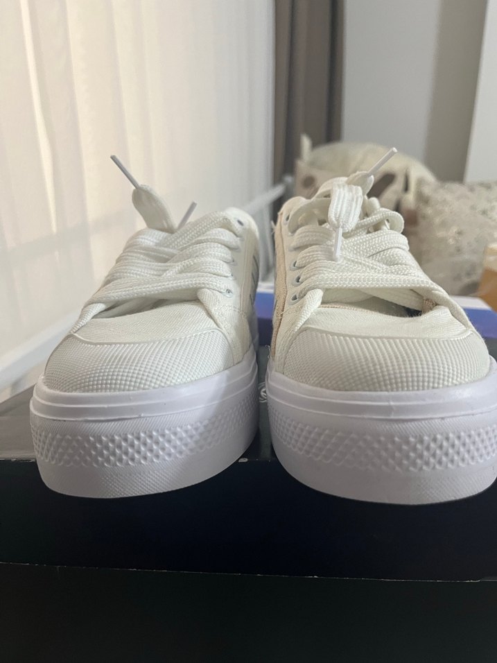 Sifir hic giyilmemis Adidas Beyaz Kadın  Spor Ayakkabı - Görsel 5