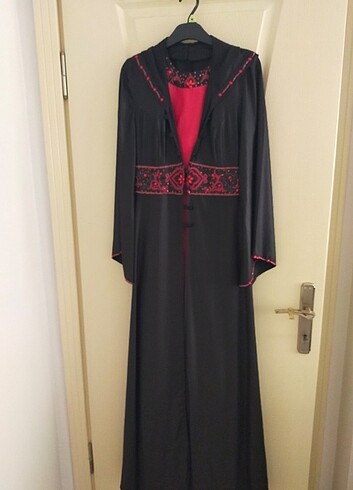 Kapişonlu tesettür abiye - Görsel 4