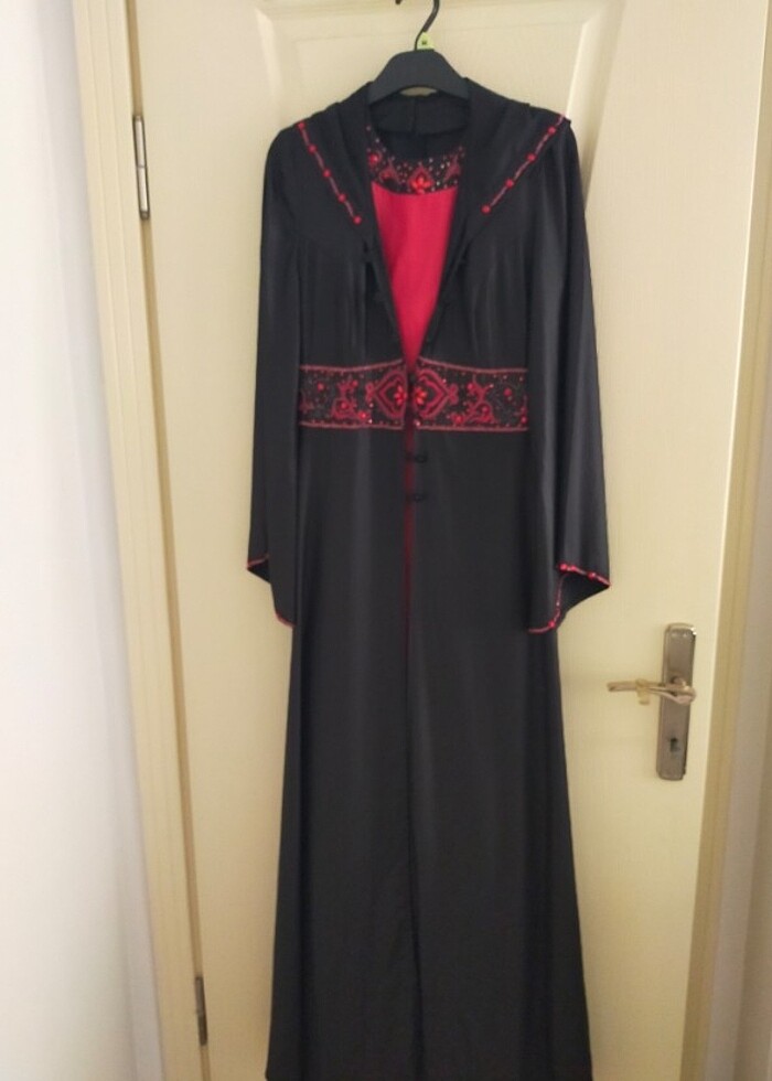 Kapişonlu tesettür abiye - Görsel 4