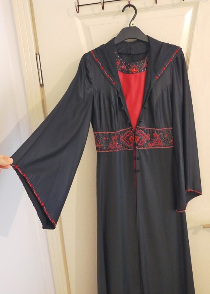 Kapişonlu tesettür abiye - Görsel 2