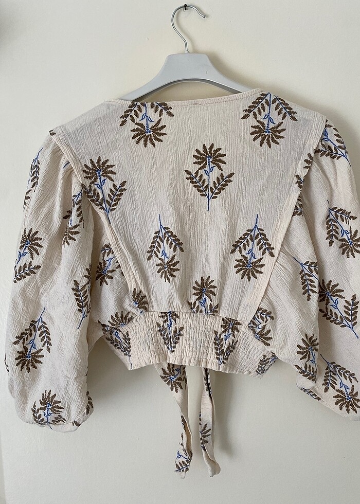 Keten Bağlamalı V yaka Crop - Görsel 2