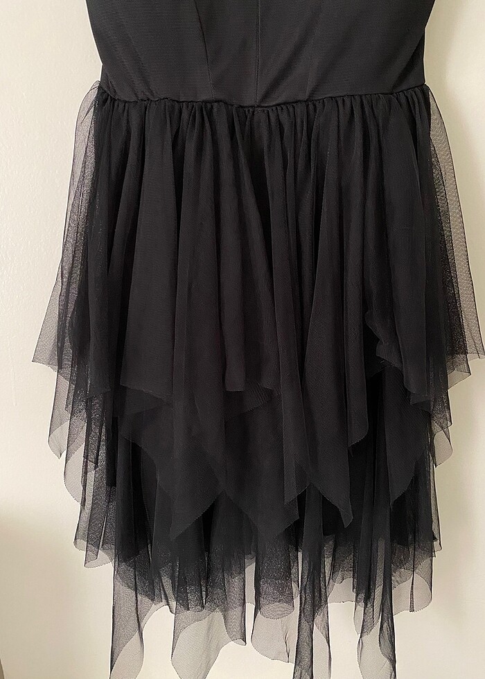Siyah askılı tüllü mini elbise - Görsel 2