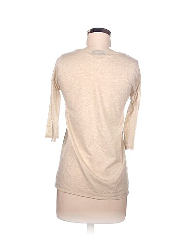 m Beden Pull and Bear T-shirt %70 İndirimli.