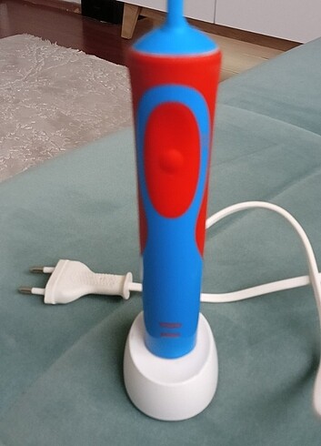 Oral-B D12 Vitality  Çocuk Diş Fırçası şarzı iyi durumda temiz.  - Görsel 6