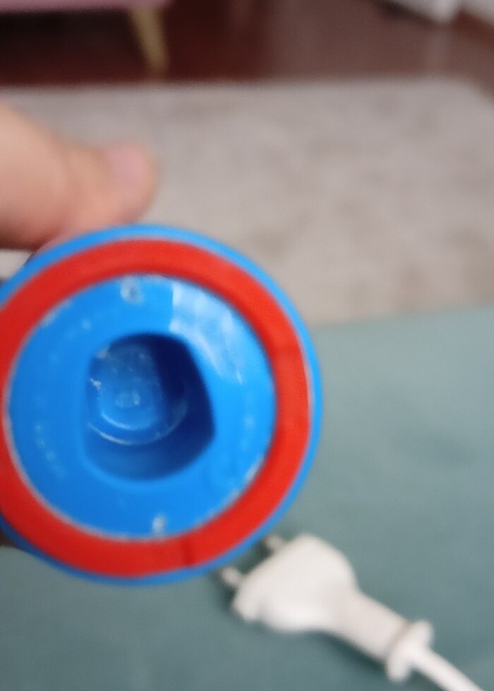 Oral-B D12 Vitality  Çocuk Diş Fırçası şarzı iyi durumda temiz.  - Görsel 3