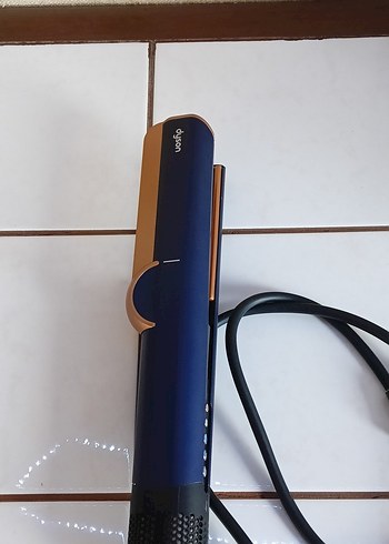 Dyson Airstrait saç düzleştirici pabuçlar da birinin muhafaza - Görsel 4