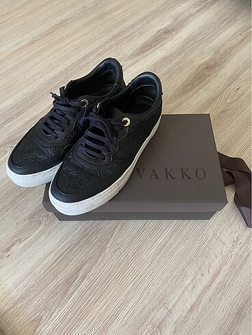 Vakko Siyah Deri Sneaker